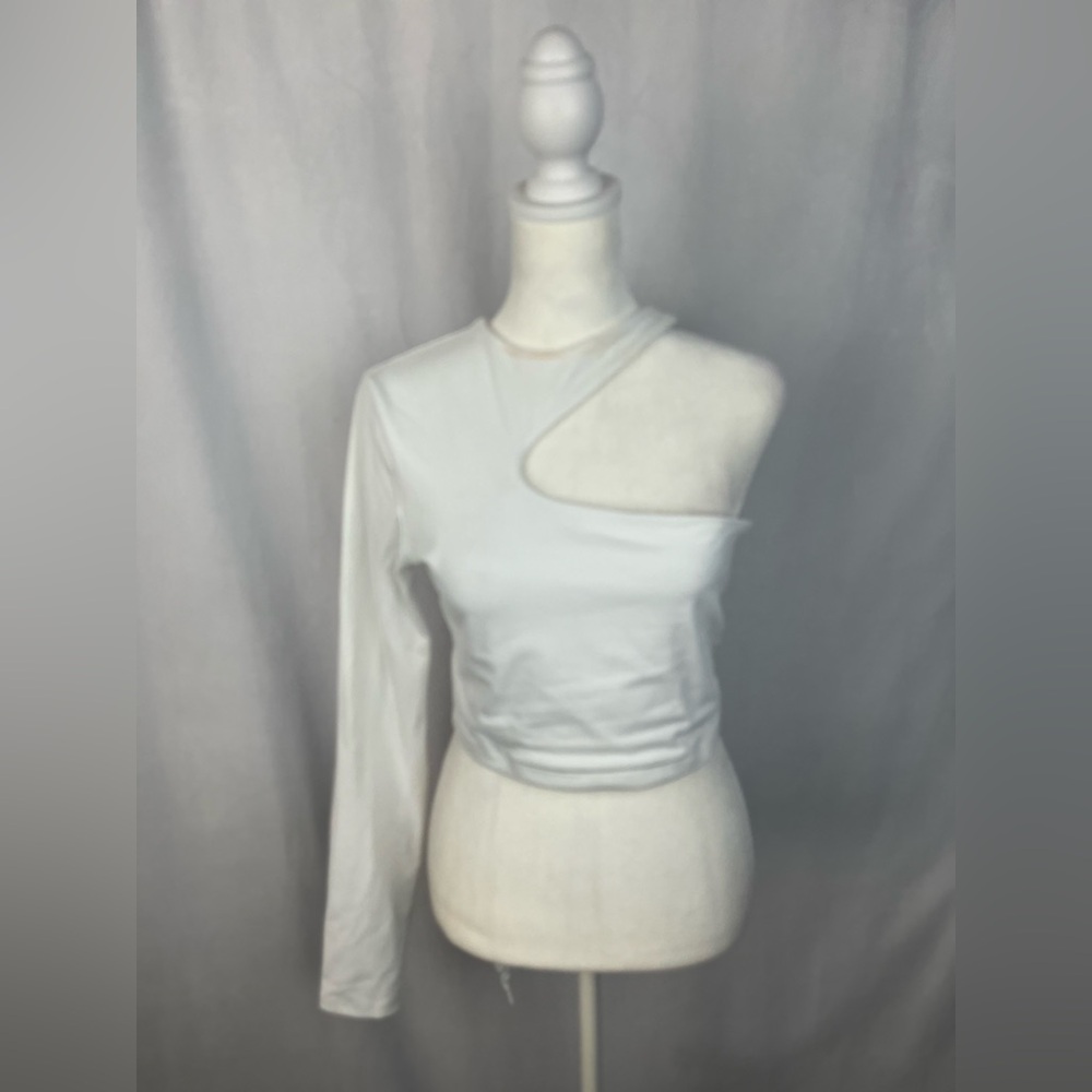 One-shoulder cutout crop top